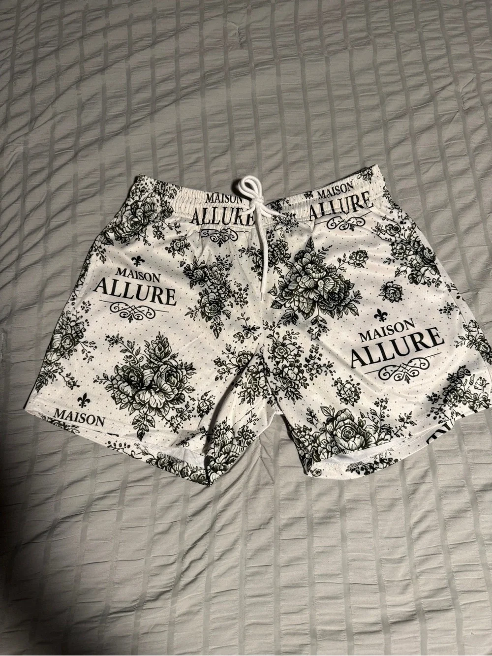 🔥 Brand New Maison Allure Streetwear Shorts 🔥
